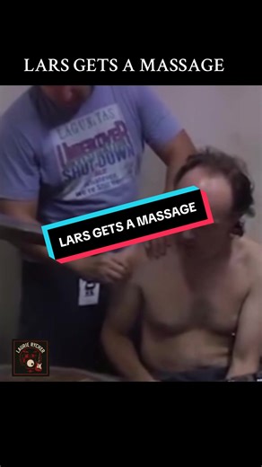 Massages are awesome 😁 #larsulrich #metallica #laurierycher #drummer #massage