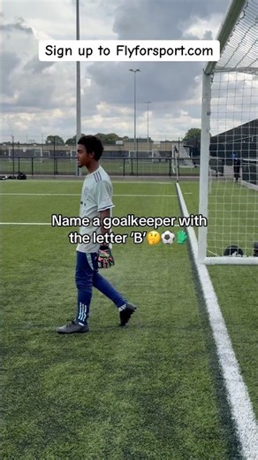 Name a goalkeeper, using the letter ‘B’🤔⚽️🧤 #shorts #goalkeeper