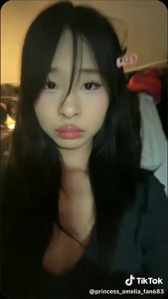 Princess Amelia: Swim and Style Edits