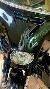 ✨Metal flake flames 🔥 This killer combo is AVAILABLE NOW! 👏 Come take it for a test ride and see that paint sparkle in the sun! | California Harley-Davidson