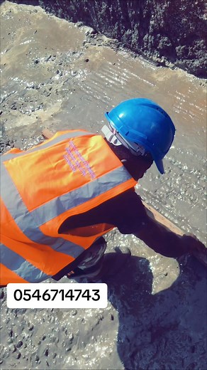 Designed and built by H2O POOL EXPERT SERVICES Skimmer Pool with Boiling Jacuzzi. Let us be your swimming plug #h2opoolexpertservices #swimmingpool #poolcleaning #poolconstruction #home #backyardvibes #summer #contractorlife