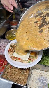 सिर्फ ₹250 में दिल्ली का मशहूर Khan Special Omelette😱 | Foodler