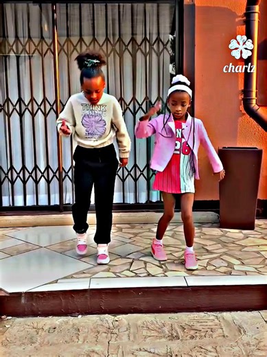 Weekend Mood Vibes: Dance and Feel Good!