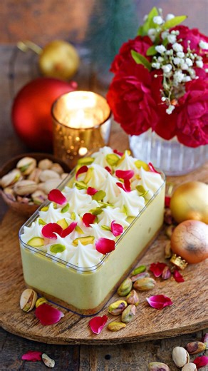 Pistachio dessert box that looks fancy but is so easy to make