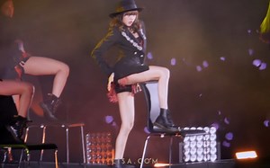 LISA演唱会solo舞台Good Thing+Señorita高清终于出了！我要大喊一百遍我可以！