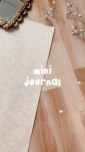¿De qué temática hago la siguiente página?🪞🪶 #journaling #calligraphilic #scrapbooking #minijournal #asmr #asmrvideo #satisfying