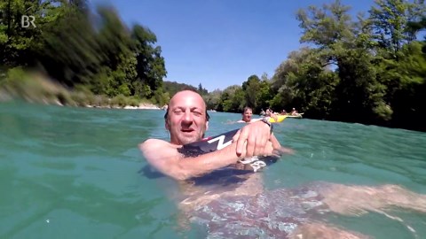 Sound of summer: Flussschwimmen in Bern