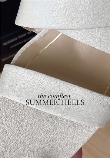 Neutral heels, a must in my summer wardrobe 🤍 ‘Merlot’ by @vionicshoes.uk combine style with ultimate comfort . #comfortableshoes #summerheels #vionicshoes #viomotion #plantarfasciitis