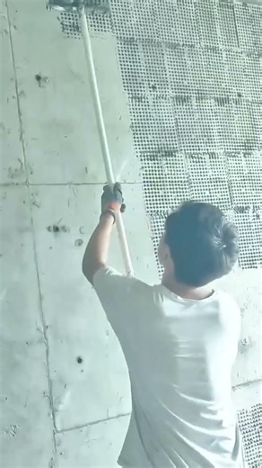 The process of giving a pattern to a cement wall #shorts
