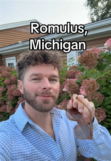 Romulus, Michigan - Sept 18 Free Concert at the Pumpkin Festival. 8:30-10:30pm #romulus #michigancheck #romuluspumpkinfestival #fallvibes🍂 #freeconcert