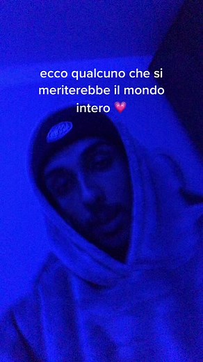 Exploring Soft Textures in Fashion Photography