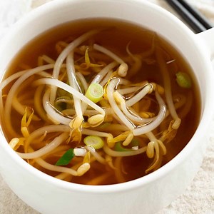 Korean Bean Sprout Soup - Kongnamul Guk