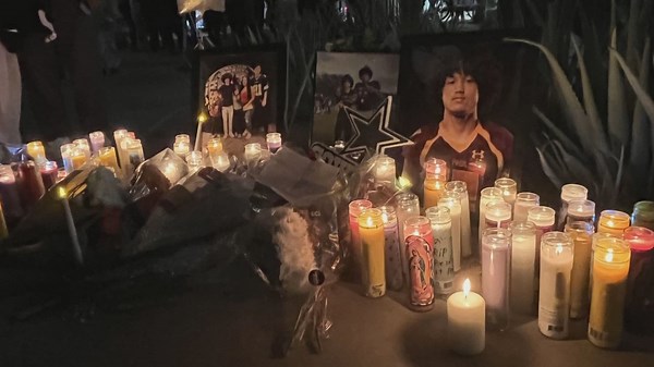 Ahwatukee community mourns death of teen boy as police search for suspect