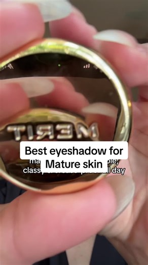 Best eyeshadow for mature eyes that doesn’t crease, cake, or fade. This clean, award-winning formula blends like butter, gives a vivid classy look, and stays flawless all day. Perfect for women over 40, busy moms, or anyone tired of makeup that makes you look older instead of polished. #BestEyeshadowForMatureEyes #Over40MakeupTips #CreaseProofEyeshadow #ClassyEyeLook #tiktokshopcreatorpicks