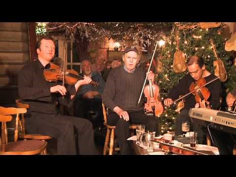 Dessie O'Halloran sings on LiveTrad.com