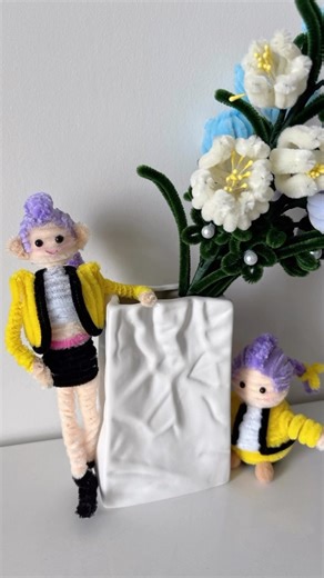 DIY pipe cleaner doll Rumi (other version) #diy #diyprojects #handcraft #kpopdemonhunters #rumi