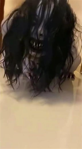 A Slow-Crawling Entity Started Coming Toward Me #usa #canada #ukhorror