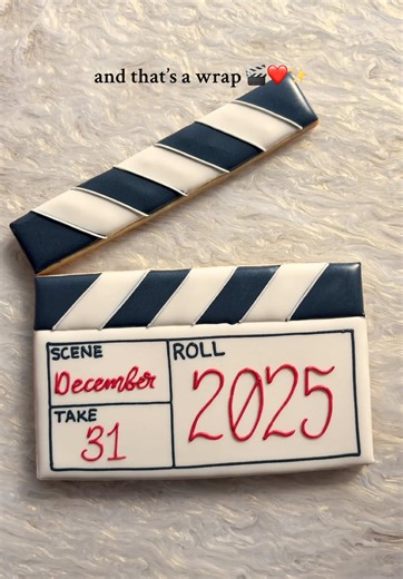 Decorating Royal Icing Cookies for New Year's Eve