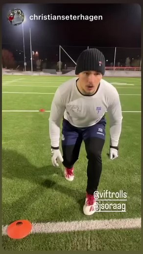 🙌🏼 quickstep 🏈🏈 by Trolls elite - Woow #viftrolls#senior#elite#trollselite#trollssenior#trollsamericanfootball#norway#vålerengaamerikanskfotball#vålerengasenior#vålerengatrolls #osloøst#oslo#jordal @amerikanskfotballnorge