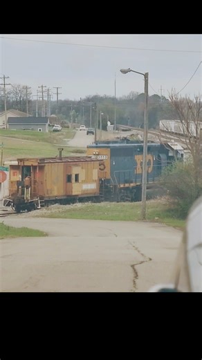 CSX 6110 GP40-2 (old Chessie Systems loco- now CSX) with Chessie caboose at Lewisburg CSX 🌸