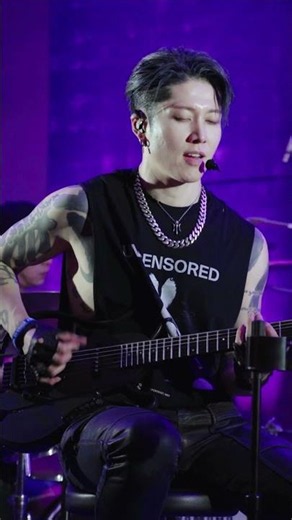 This is MIYAVI‘s Double Swords Showcase in Hong Kong!