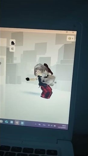 Trending with my new skins (sorry for the quality 😭) on my new computer hehehe ib//@Ama_Officiel