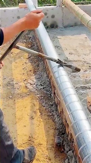 Genius way to build a wire fence! #shorts
