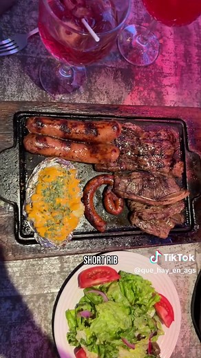 👉🏻 El día de hoy nos lanzamos a visitar Burdo 😋 📍Ubicados en: Av de la Convención de 1914 Sur 903, Jardines de Aguascalientes, 20270 Aguascalientes, Ags. #aguascalientes #aguascalientesmexico #dondecomer #comida #plan