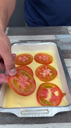 This blender cheese and tomato pie will win over your family! 1