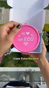 Una versión mejorada, esto es la copa Premium, su gancho extractor facilita la extracción, además al ser flexible se adapta mejor a tu cuerpo, también tiene 17% más capacidad de retener flujo que la copa Eco. Hecha de silicona de grado médico suave y con colores sólidos, esto aumenta su durabilidad, muchas mujeres ya se han unido al cambio y disfrutan los beneficios de la copita, cómoda y ecológica. Seguro tienes muchas dudas, estamos atentas para ayudarte con cualquier inquietud. | Copas Menstr