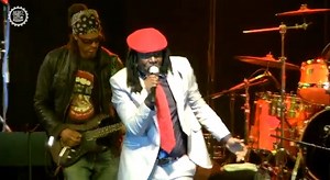 25 Years of Kings & Queens of Afro-Latino! With ALPHA BLONDY - 2012 Alpha Blondy, the legendary African reggae icon, was since the start of the Afro-Latino Festival high on our wishlist and eventually in 2012 we could book Alpha Blondy and his band The Solar System! They closed the 14th edition of the festival with a big bang! On top, Alpha Blondy celebrated at Afro-Latino a double anniversary: he turned 60 years old and he has been performing for 30 years. The sound and the band were perfect, a