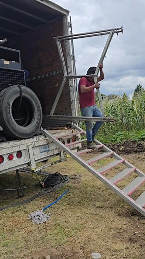 29K views · 371 reactions | Equipo Staff En Accion Preparativos Escenario Produccion 4 Trailer Las Empresas Mas Grandes Espectáculos | Dorian Magick | Facebook