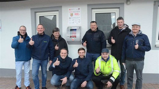 Acht neue Defibrillatoren: Stockheim ist jetzt eine „Herzsichere Kommune“ - Neue Presse Coburg
