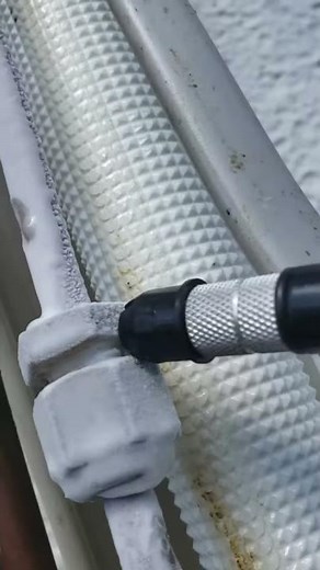 エアコンガス漏れ検査 スプレーVS検知器