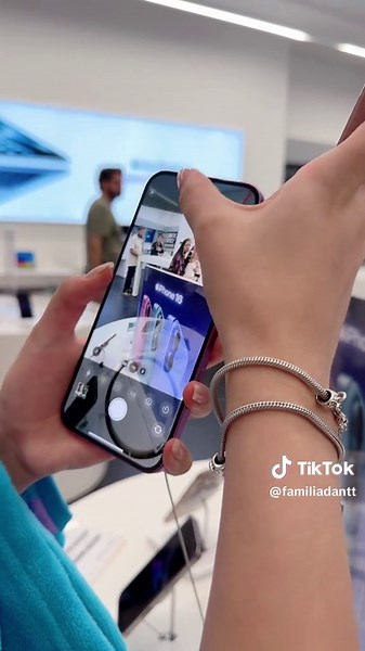 Descubra o Novo iPhone 25: Impressões de Júlia