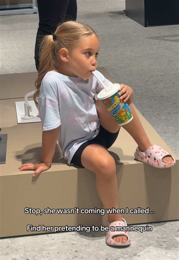 Cassie humes (@cassiehumes_)’s video of Mannequin Prank