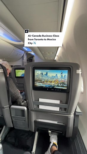 here’s what it’s like to fly Air Canada Business Class from Toronto to Mexico City! ✈️ #fyp #travel #traveltok #aircanada #businessclass