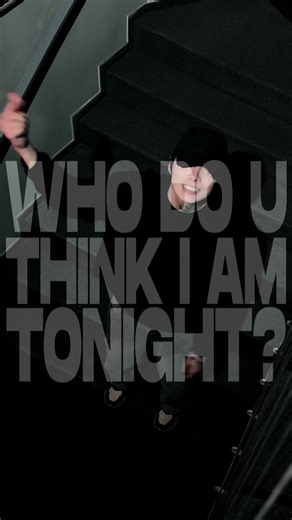 who do u think i am?