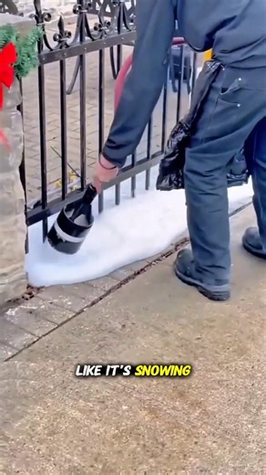 Artificial Snow Magic at Events – See How It Works! #viral #trending