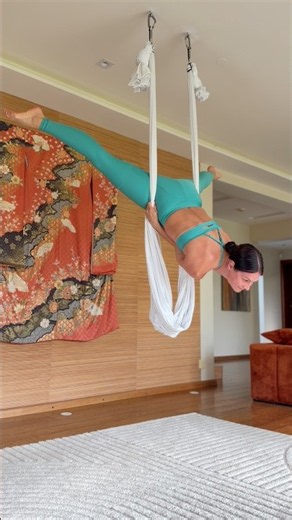 Straight Jacket or Aerial Peacock #aerialyoga #aerialtricks #mayurasana #peacockpose #flipsandtricks