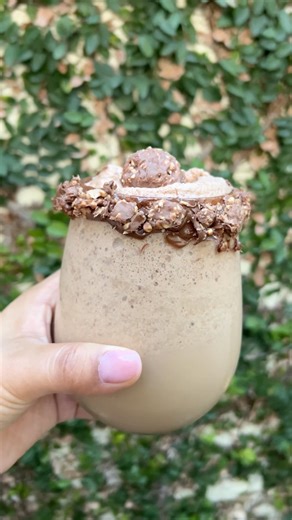Iced coffee with Nutella and Ferrero Rocher 😮‍💨🍫 #chocolate #coffee #nutella #viral #shorts