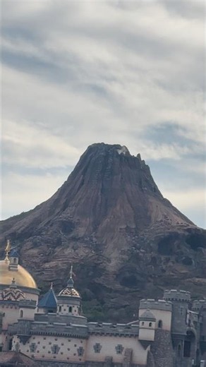 Mount Prometheus - The Mountain That Erupts! 🔥 Inside Tokyo DisneySea’s ICONIC Volcano