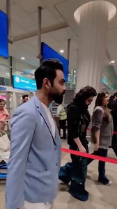 Rockstar #HimeshReshammiya and his wife Sonia Kapoor have arrived in Dubai with their family, and Team Himesh Reshammiya..❤️🔥 . . .. Himesh Reshammiya | Rohit Patel