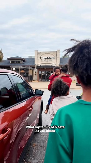 Let me know your cheddars go to order? #familyouting #cheddarsscratchkitchen #familyof5 | All Things Kings