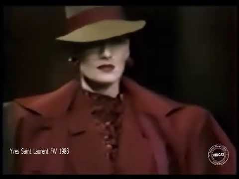 Défilé Yves Saint-Laurent, Haute Couture, collection Automne-Hiver 1988/89 à Paris le 27 juillet 88