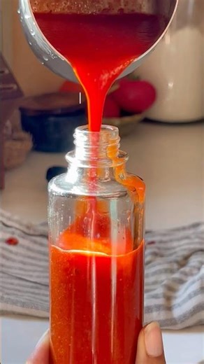 Let’s make some homemade hot sauce! #gardenharvest #madefromscratch #recipeshare #easyrecipe #shorts