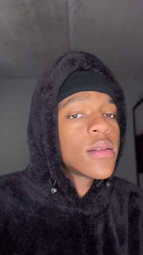 Unique Omani Dance Moves with Sharp Agility