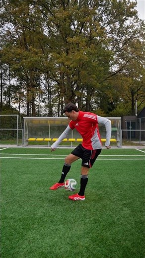 Learn this trick!⚽️✅ #football #tutorial #skill #freestyle