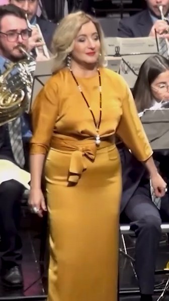 Carla Maffioletti Performs Funiculí Funiculá