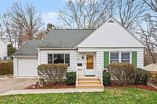 3118 Broadway Ave, Kalamazoo, MI 49008 | Estately 🧡 | MLS# 26014395